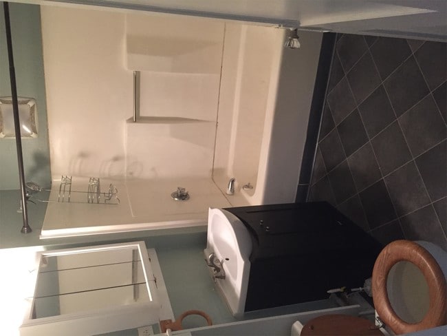 Building Photo - 1040 Capitol Ave