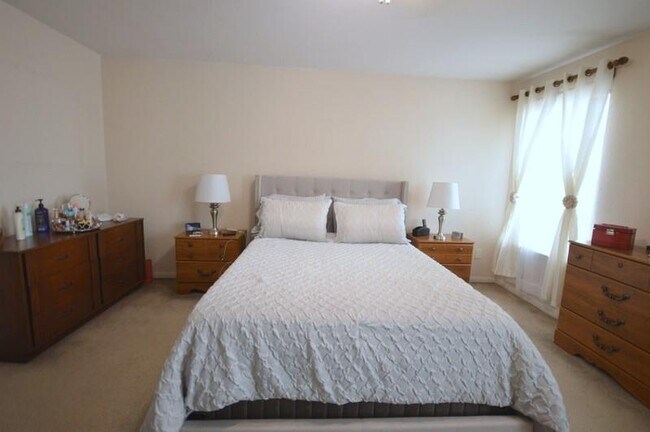 Building Photo - 17147 Carshalton Ct