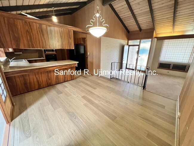 Building Photo - Pearl City – Kaweloka Street (4 bed/3 bath...