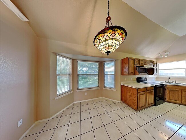 Building Photo - 923 Rolling Meadows Dr