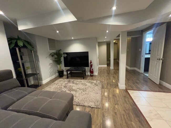 Building Photo - 20 Citronella Ln