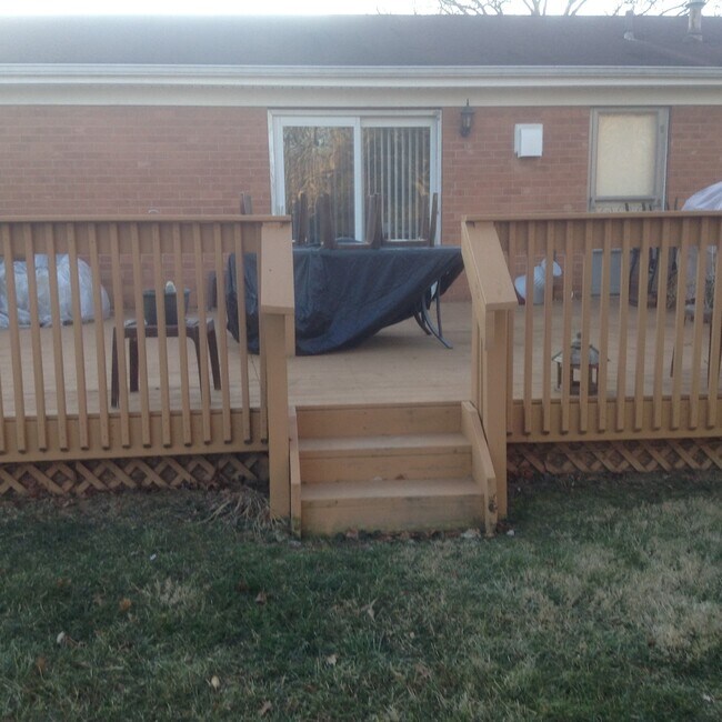 Building Photo - 9702 Helmsley Way