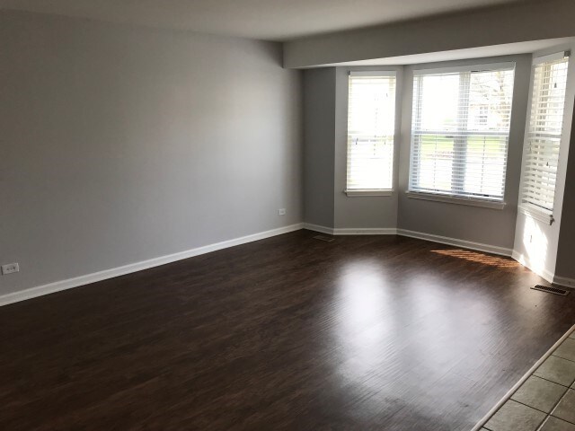 Building Photo - 746 Crossland Drive