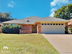 Building Photo - 1953 Kings Canyon Cir