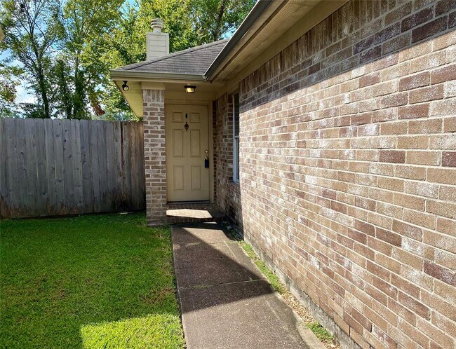Foto del edificio - 5005 Deer Path Dr