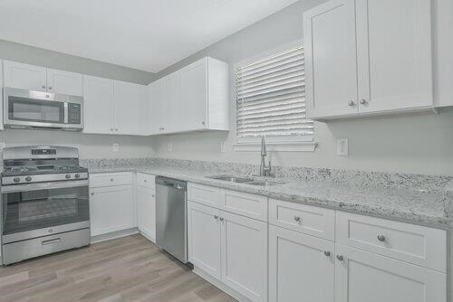 Building Photo - 3599 Oakshire Way SE