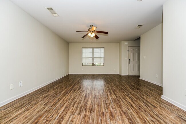 Building Photo - 2245 Marlin Dr