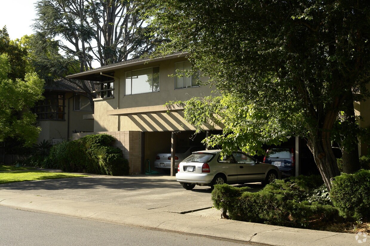 Primary Photo - 307 Waverley St