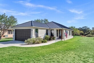 Building Photo - 3205 Douglas Dr