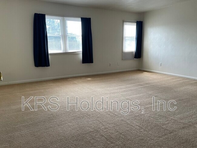 Foto del edificio - 4023 Francis Lee Dr