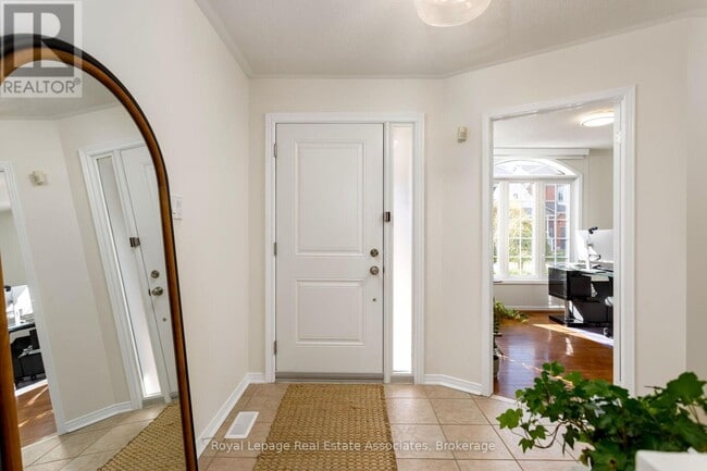 Building Photo - 7081 Walworth Ct