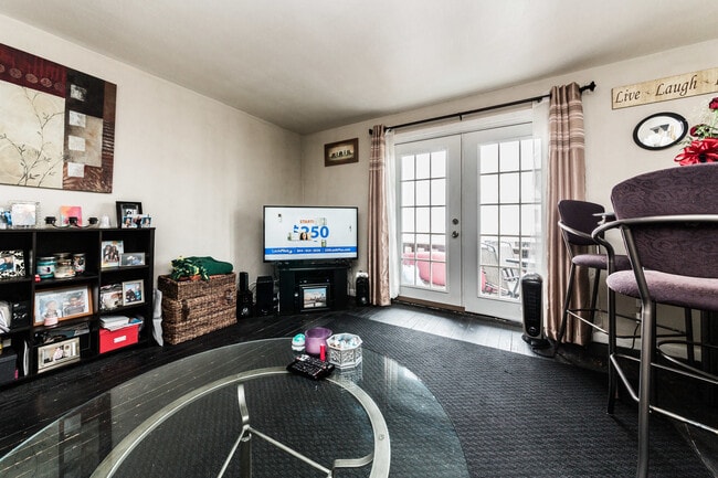 Building Photo - 1028 E Warrington Ave