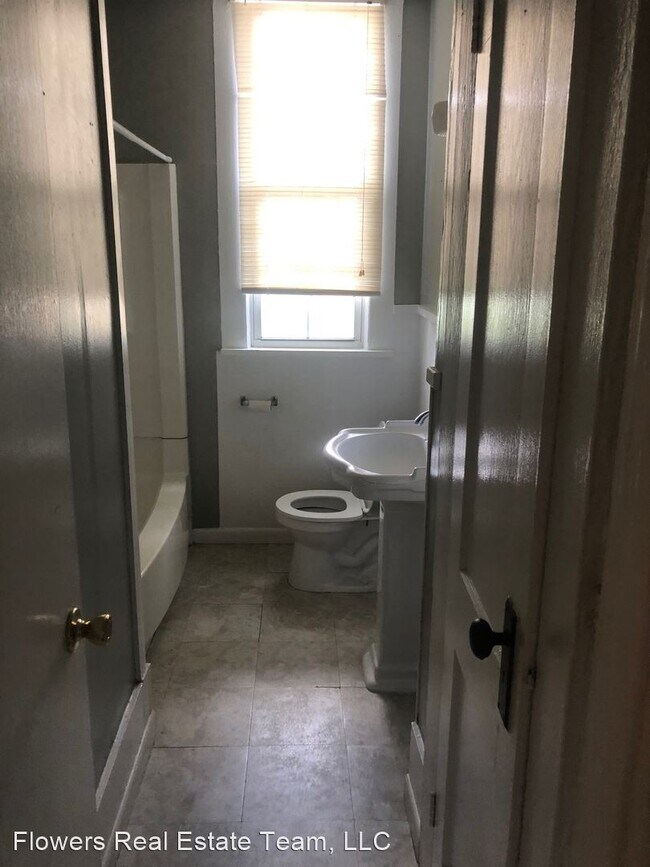 Building Photo - 2 br, 1 bath House - 125 Jernigan St.
