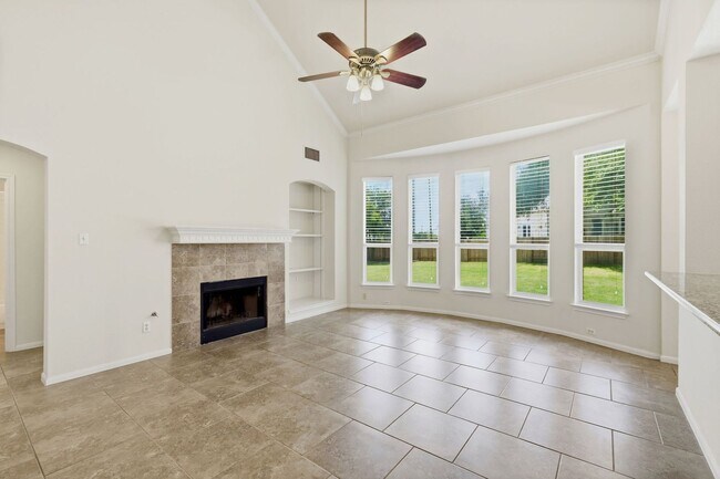 Building Photo - 2033 Creole Dr
