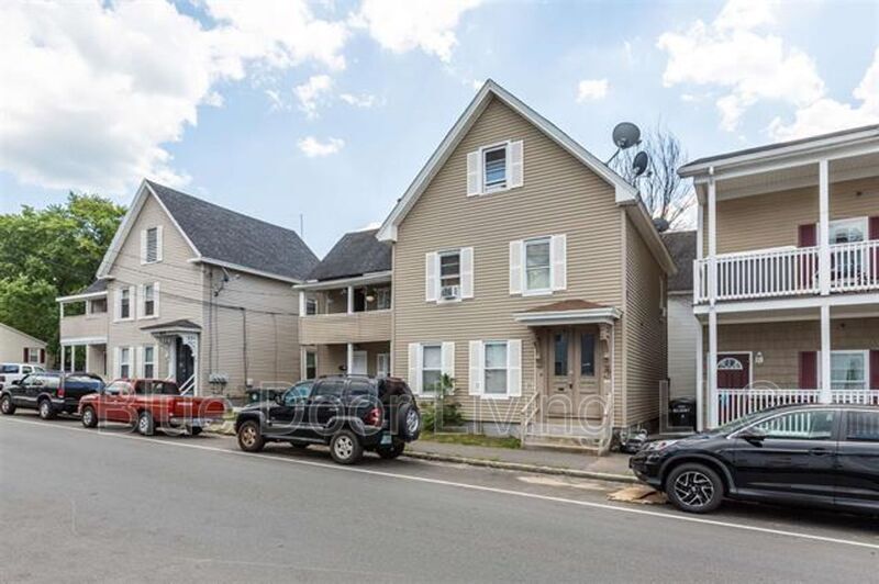 421 Spruce St Unit 1, Manchester, NH 03103 Condo for Rent in