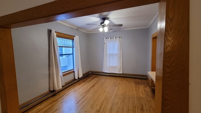 Dining Room - 915 Russell Ave N