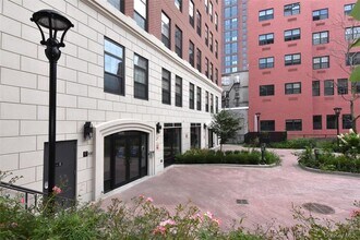 Building Photo - 2 Mill St