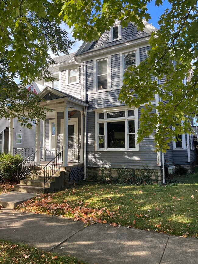 917 Wayne St, Sandusky, OH 44870 Townhouse for Rent in Sandusky, OH