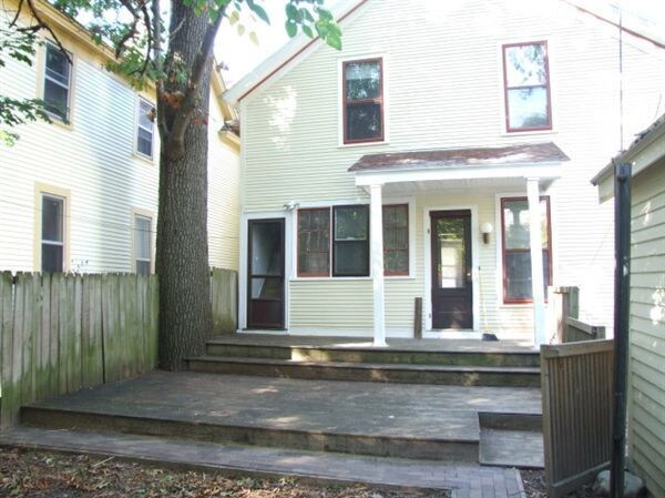 Building Photo - 32 Portsmouth Pl NE