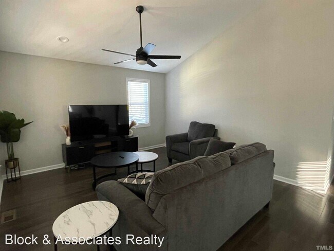 Foto del edificio - 3 br, 3 bath House - 519 Barton Street