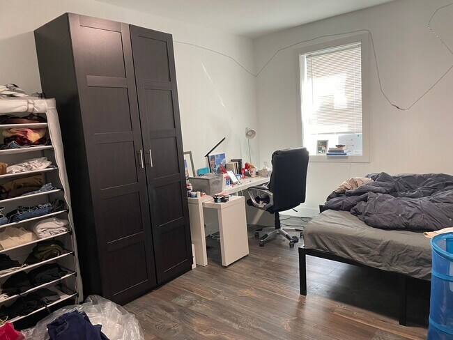 Dormitorio 3 - 55 Trumbull St