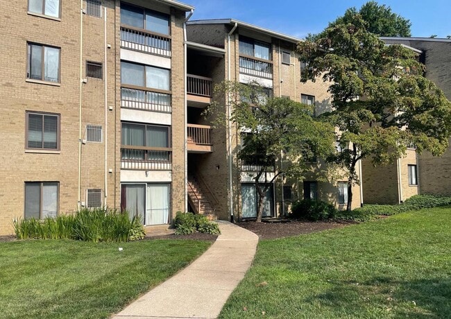 Building Photo - 8867 Rollright Ct