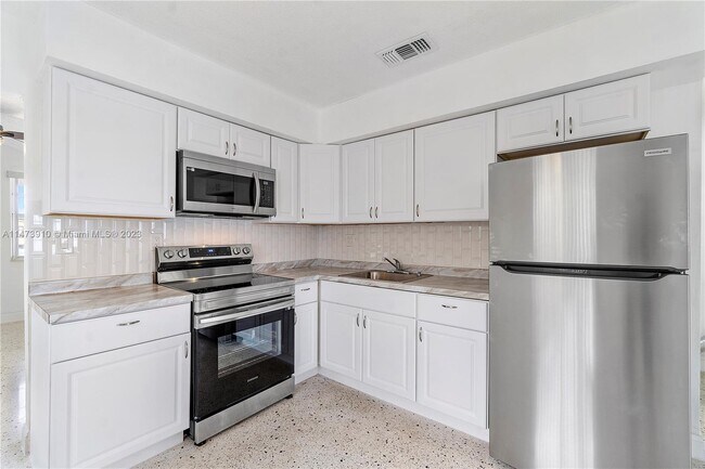 Foto del edificio - 11057 SW 3rd St