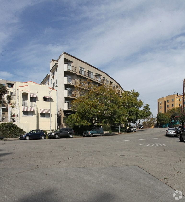 Primary Photo - Fourth Street Apartments