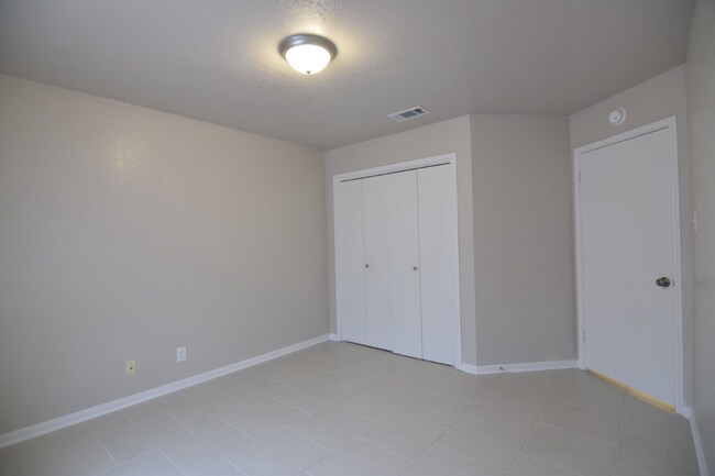 Foto del edificio - 5005 Greenlee Dr