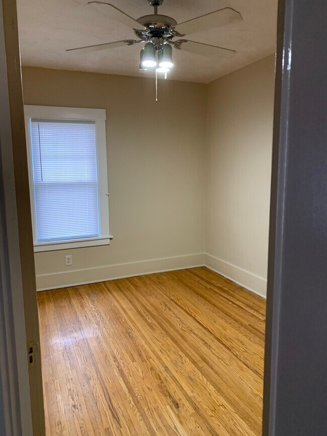 Bedroom 3 - 265 Roxborough Rd