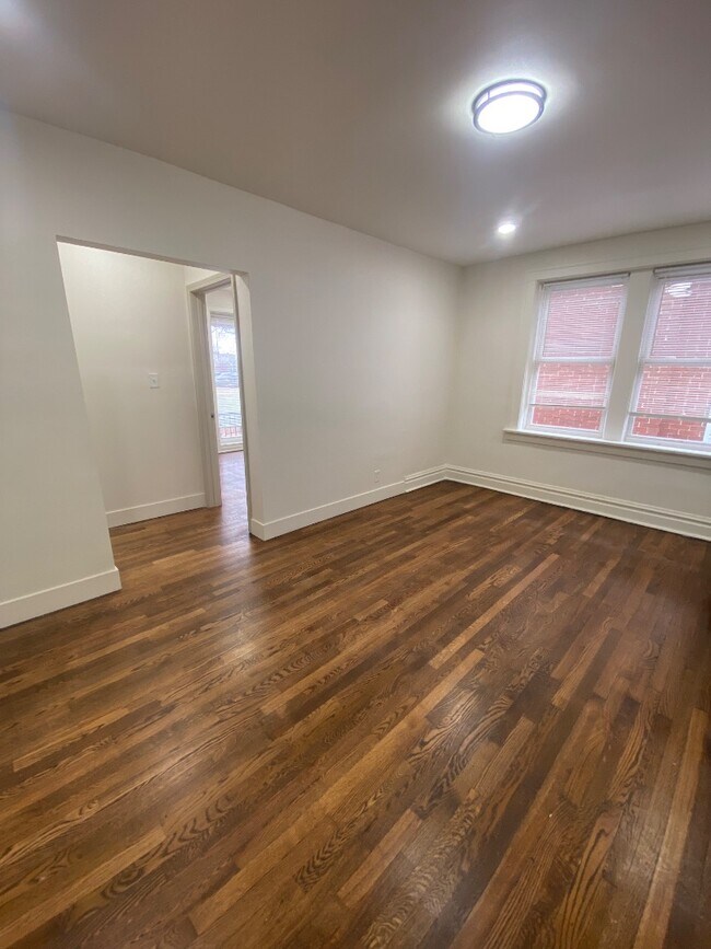 Foto del edificio - 4746 S Grand Blvd