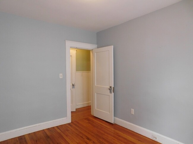 Building Photo - 24 Glenrose Rd