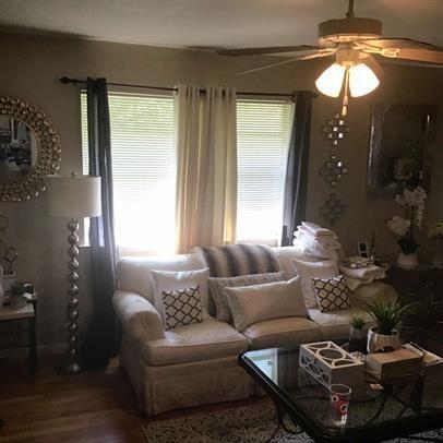Primary Photo - 214 Valencia Dr