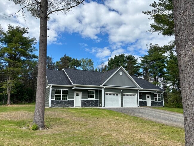 Foto del edificio - 338 Lower Creek Rd