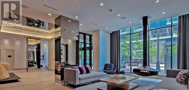 Building Photo - 55 Charles St E