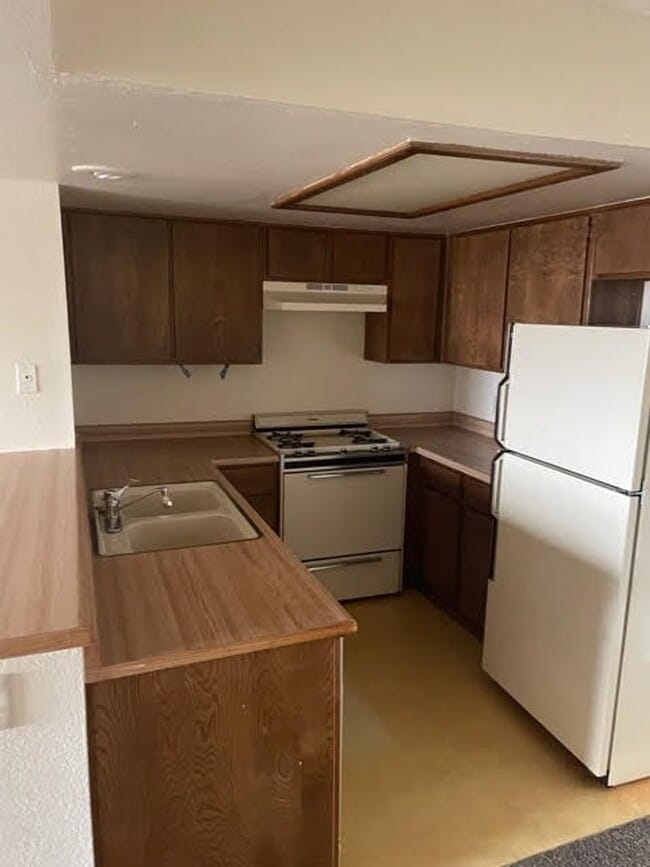 Building Photo - Laughlin Bay Village- 2 Bedroom Unit!