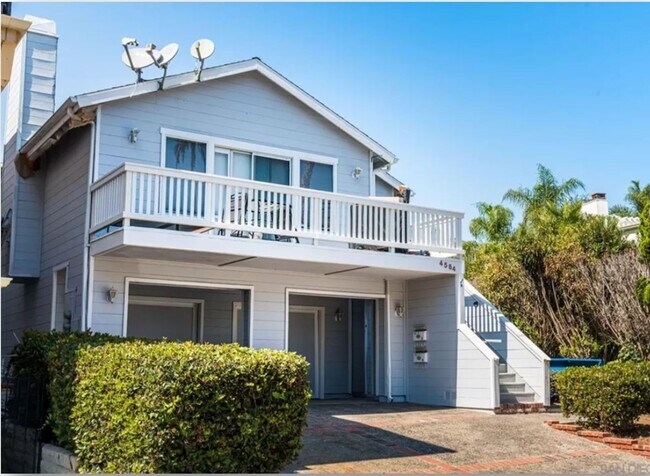 Front Duplex - 4584 Cove Dr