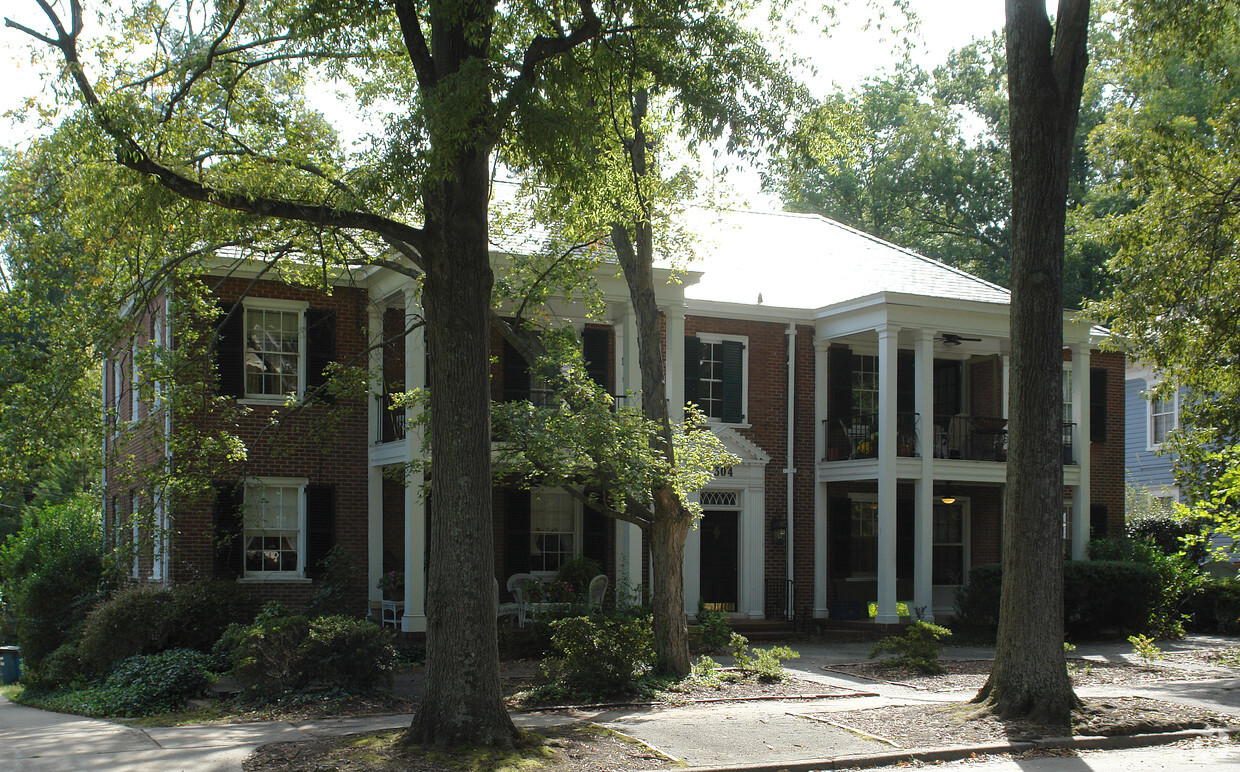 Building Photo - 304 Watts St