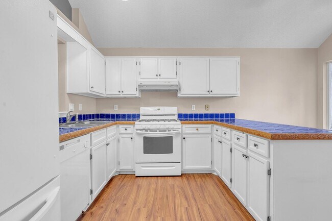 Building Photo - Updated Home in Convenient Location