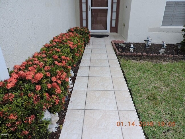 Building Photo - 1664 La Maderia Dr