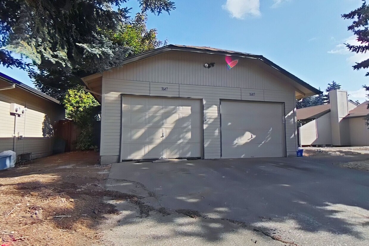 Foto principal - 2 Bedroom Duplex ~ Albany