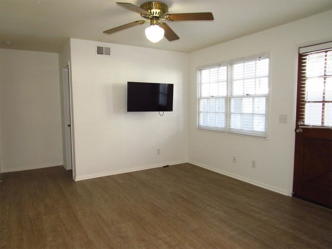 Building Photo - 5056 Narragansett Ave