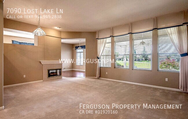 Building Photo - Popular Plumas Model in Sun City Roseville...