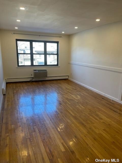 Foto del edificio - 240-42 69th Ave