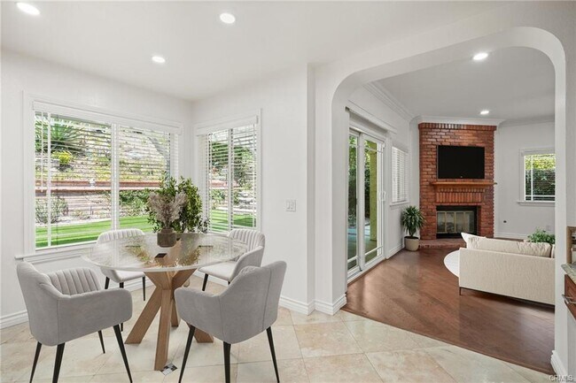 Building Photo - 8041 Valley Flores Dr