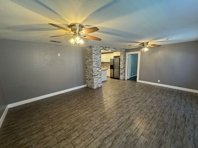 Foto del edificio - 2 Bedroom - 2 Bath - 1034 Sq. Ft. Duplex