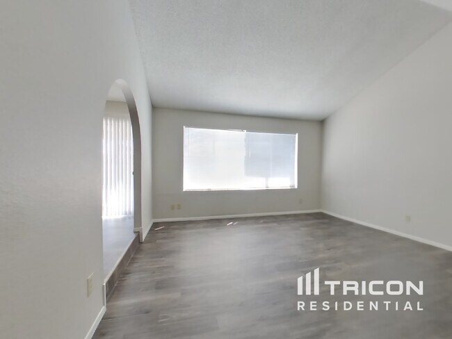 Building Photo - 5333 W Cholla St