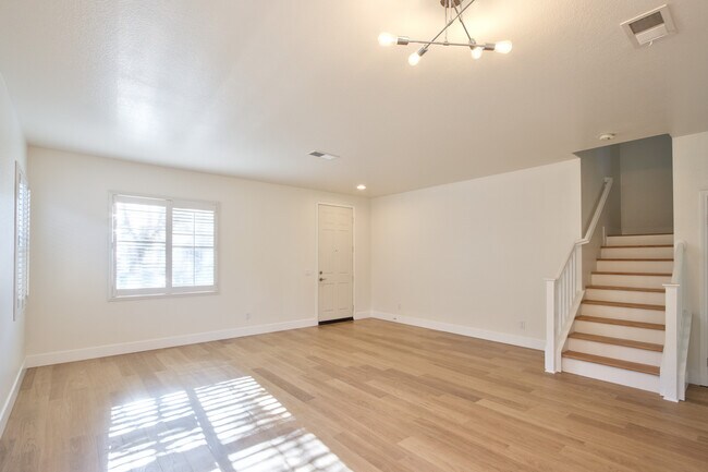 Foto del edificio - 36329 Capri Dr