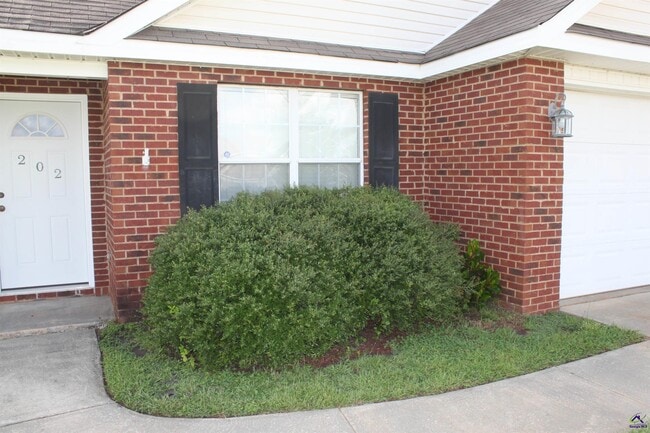 Building Photo - 202 Stirling Bridge Dr