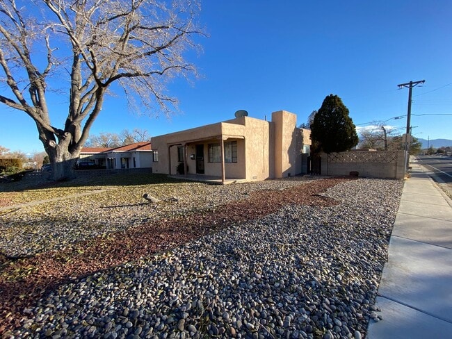 Building Photo - 1200 Stanford Dr NE